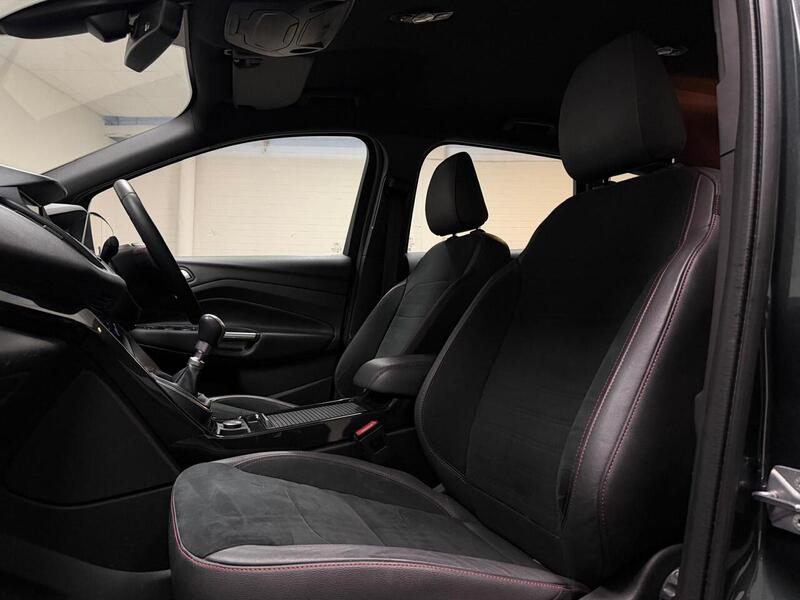 Ford Kuga T EcoBoost ST-Line - U400059252