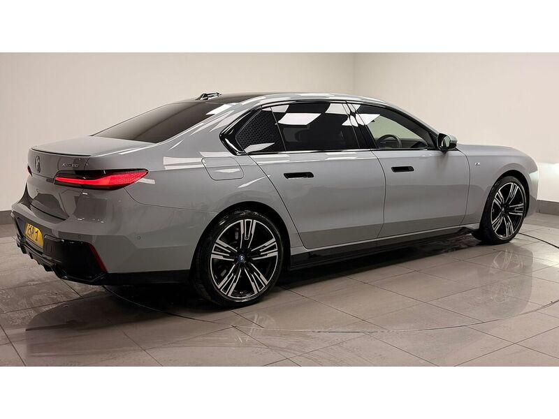 BMW i7 60 M Sport - U400059276