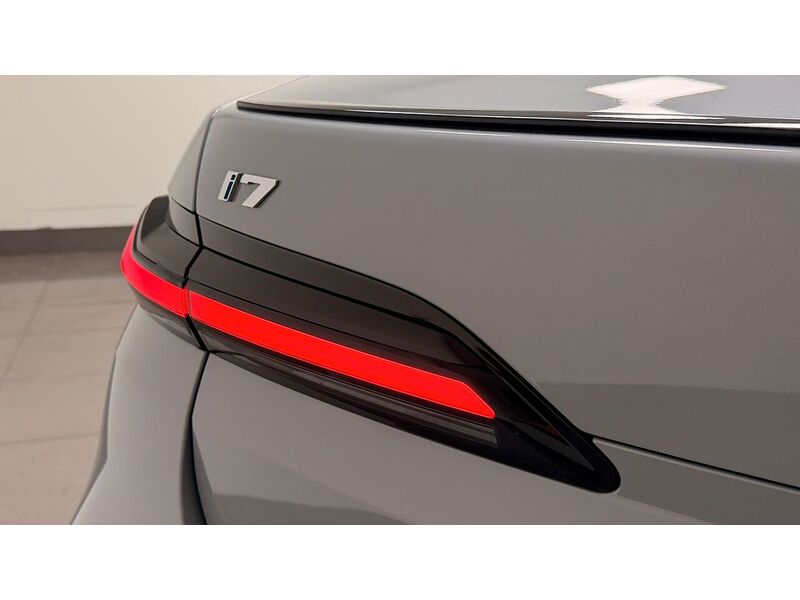 BMW i7 60 M Sport - U400059276