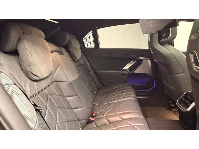 BMW i7 60 M Sport - U400059276
