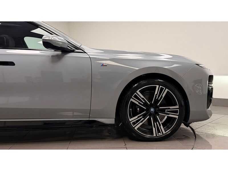 BMW i7 60 M Sport - U400059276