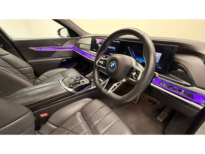 BMW i7 60 M Sport - U400059276