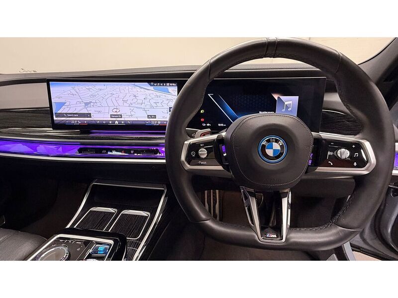 BMW i7 60 M Sport - U400059276