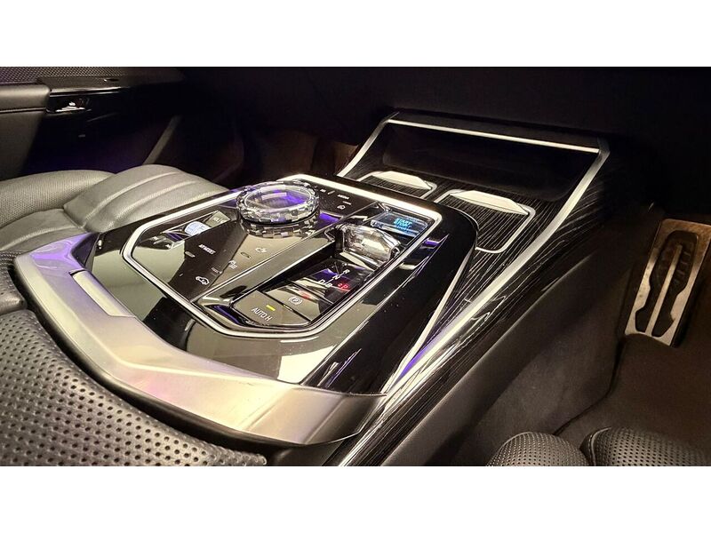 BMW i7 60 M Sport - U400059276