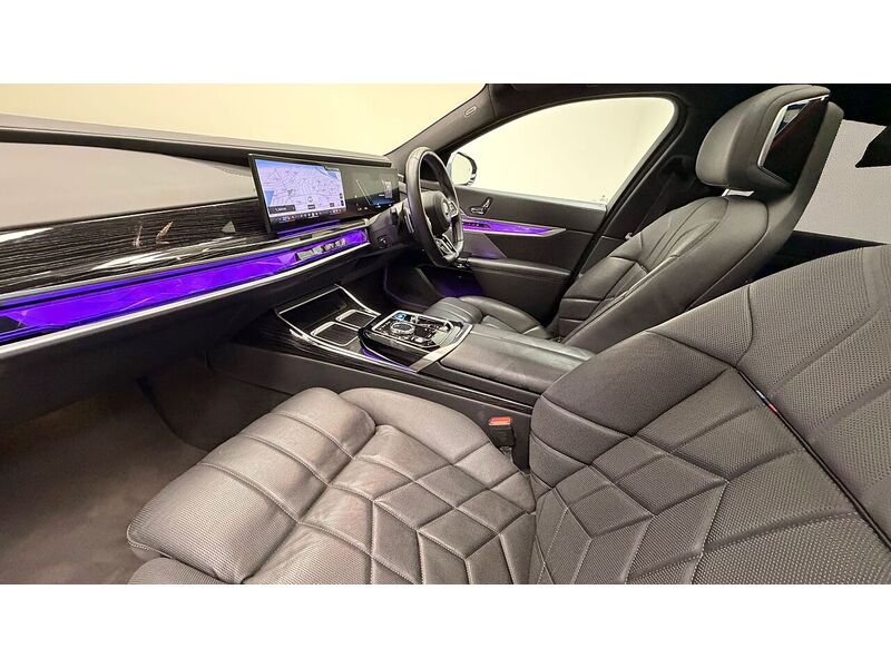 BMW i7 60 M Sport - U400059276