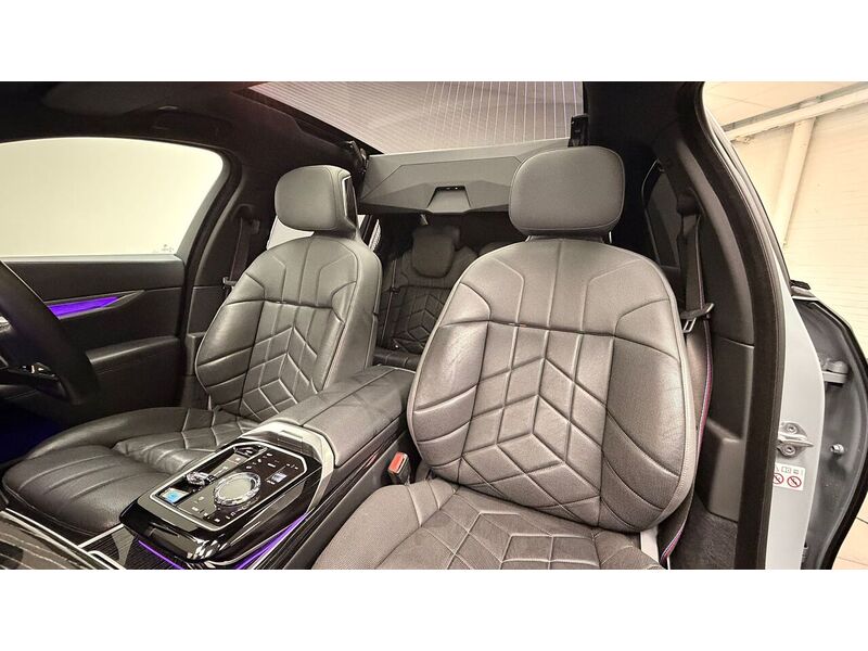 BMW i7 60 M Sport - U400059276
