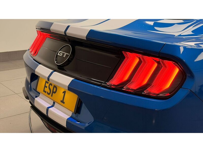Ford Mustang V8 GT - U400059278
