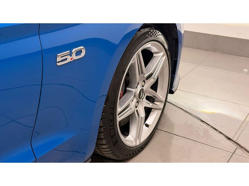 Ford Mustang V8 GT - U400059278