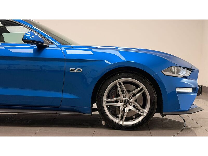 Ford Mustang V8 GT - U400059278