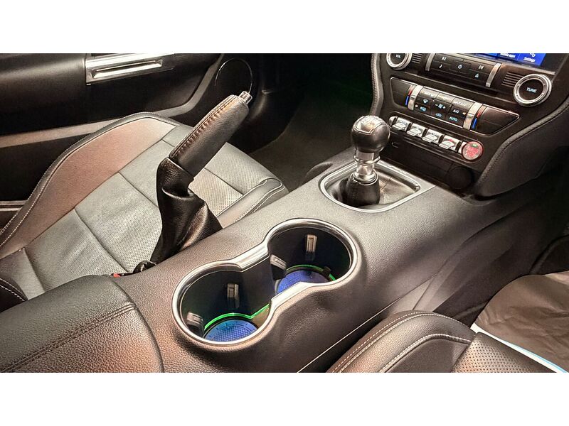 Ford Mustang V8 GT - U400059278