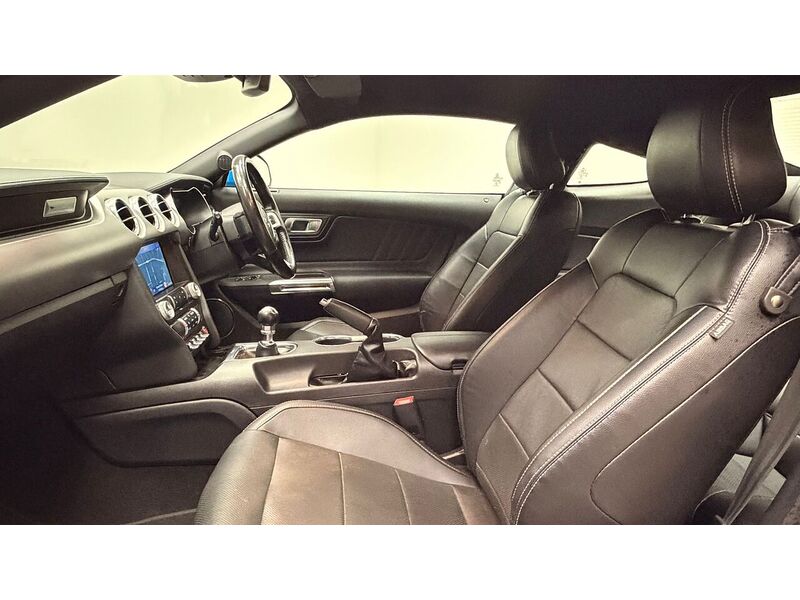 Ford Mustang V8 GT - U400059278