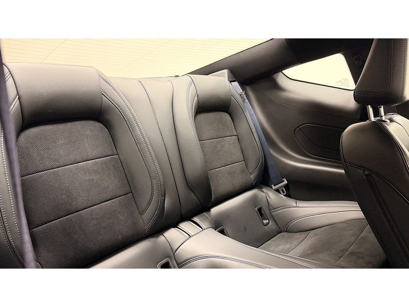 Ford Mustang V8 Dark Horse - U400059279