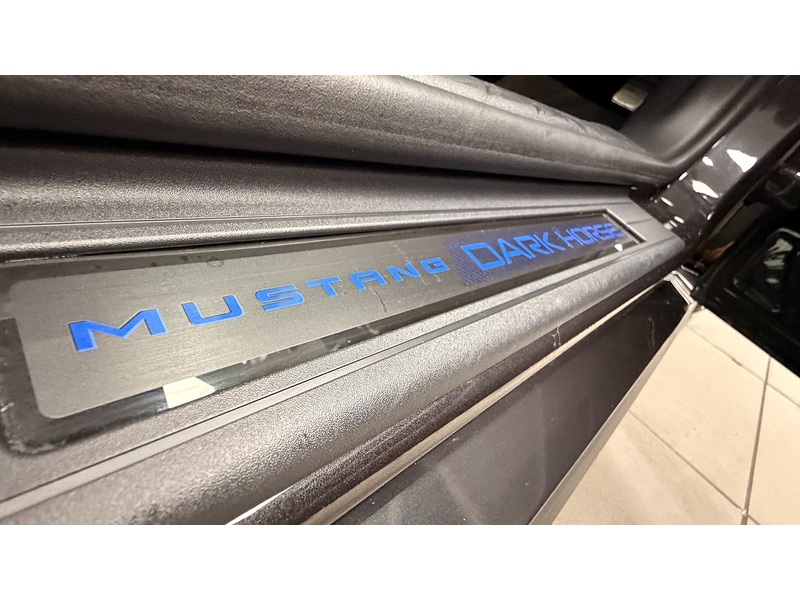 Ford Mustang V8 Dark Horse - U400059279