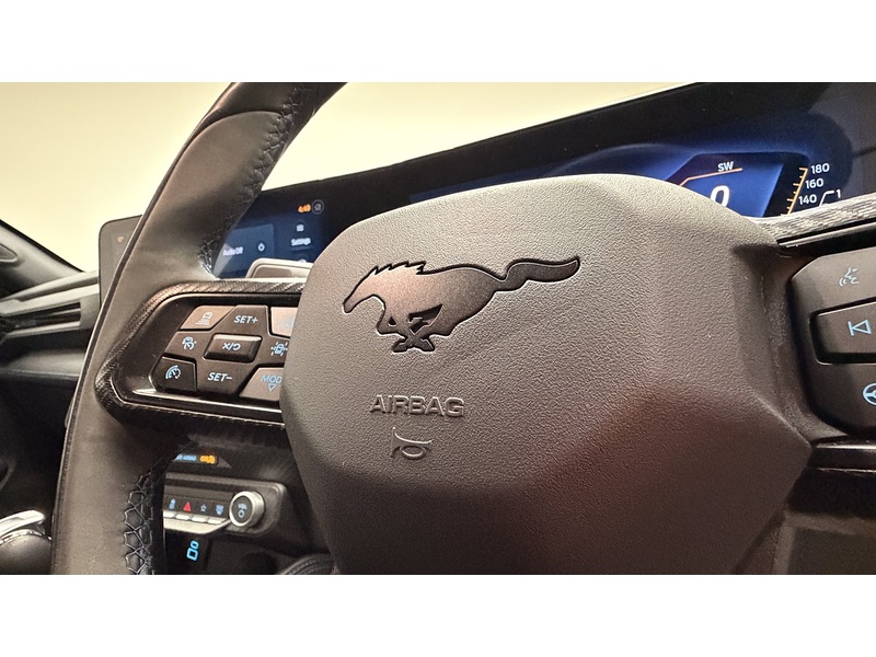 Ford Mustang V8 Dark Horse - U400059279