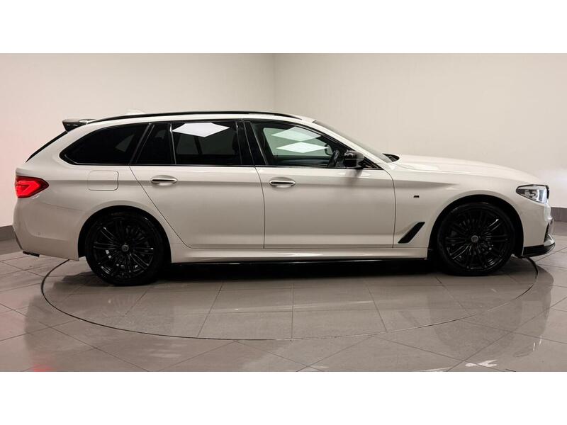 BMW 5 Series 520d M Sport - U400059283