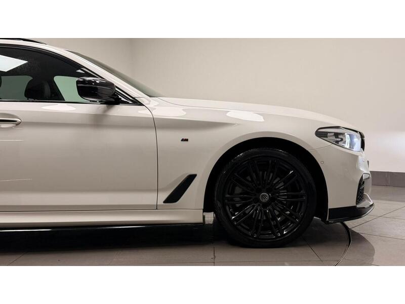 BMW 5 Series 520d M Sport - U400059283