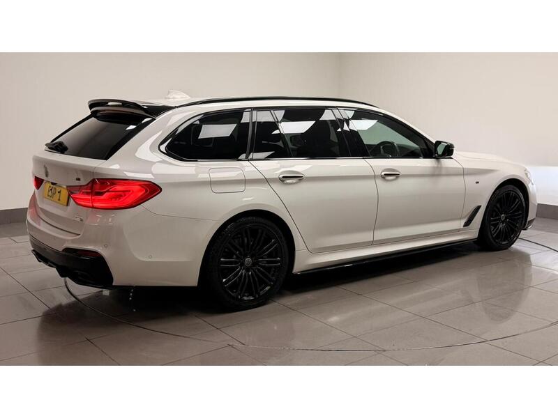 BMW 5 Series 520d M Sport - U400059283