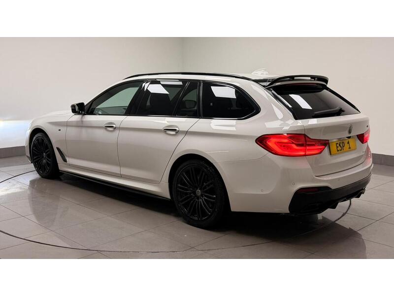 BMW 5 Series 520d M Sport - U400059283