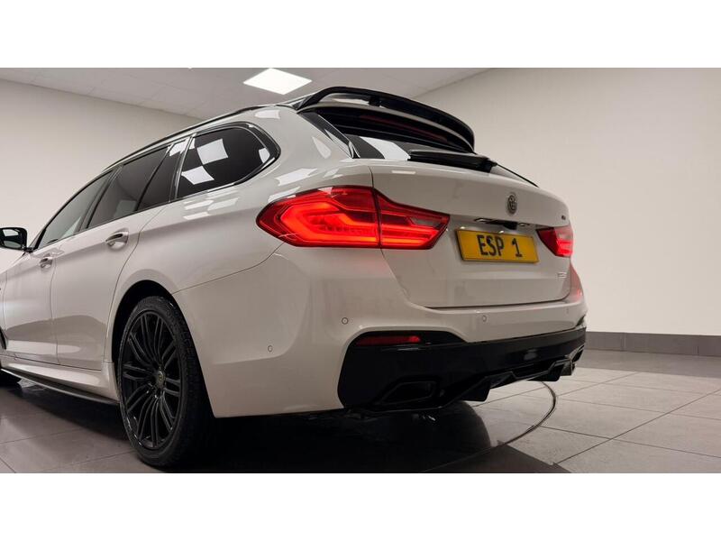 BMW 5 Series 520d M Sport - U400059283