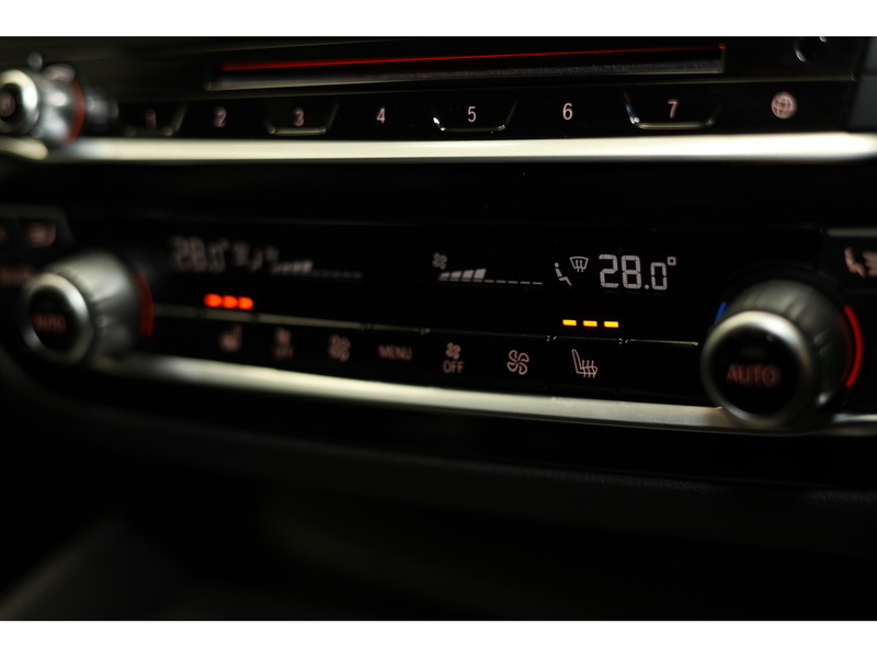 BMW 5 Series 520d M Sport - U400059283