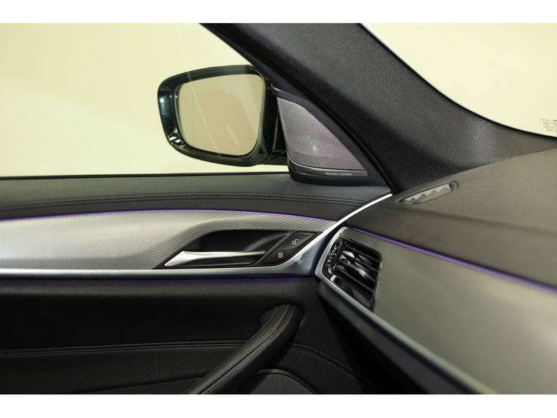 BMW 5 Series 520d M Sport - U400059283