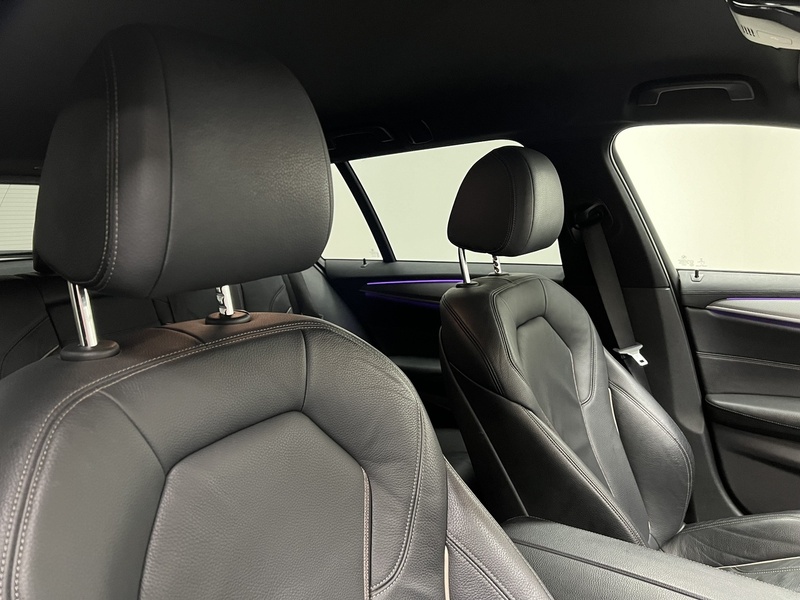 BMW 5 Series 520d M Sport - U400059283