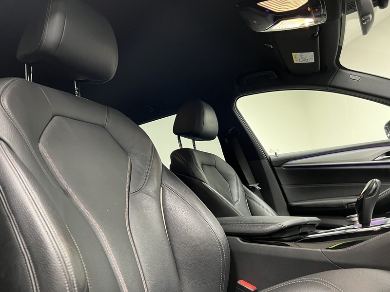 BMW 5 Series 520d M Sport - U400059283