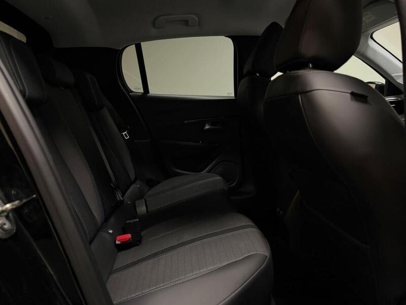 Peugeot 208 PureTech Allure - U400059301