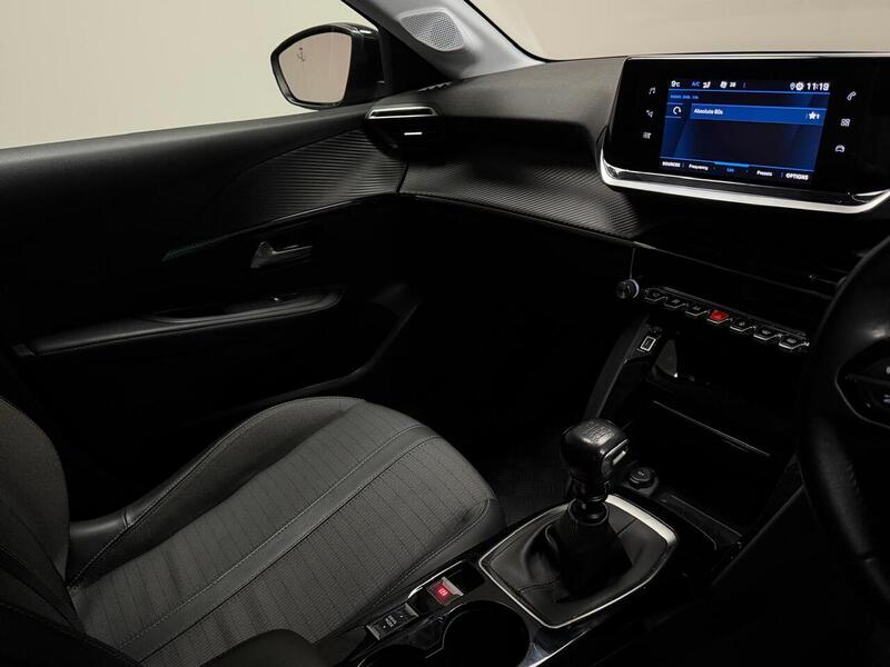 Peugeot 208 PureTech Allure - U400059301