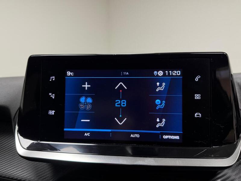 Peugeot 208 PureTech Allure - U400059301