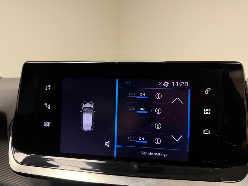 Peugeot 208 PureTech Allure - U400059301