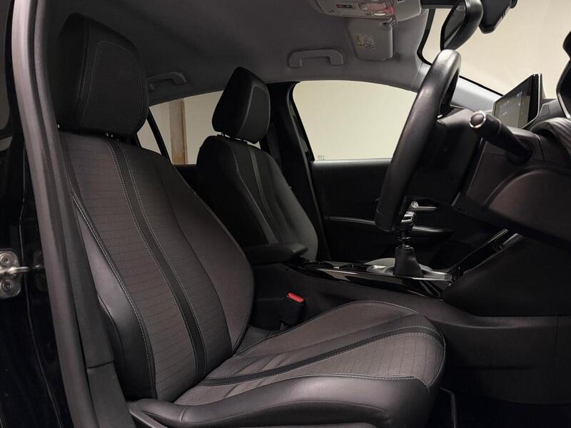 Peugeot 208 PureTech Allure - U400059301