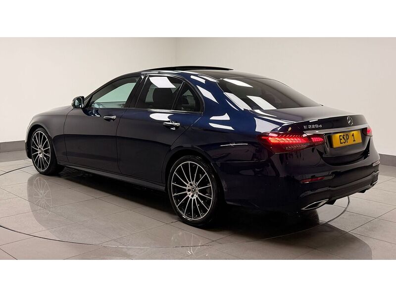 Mercedes-Benz E Class E220d AMG Line Night Edition - U400059304