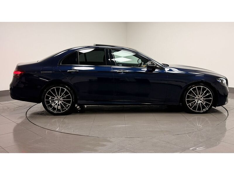 Mercedes-Benz E Class E220d AMG Line Night Edition - U400059304