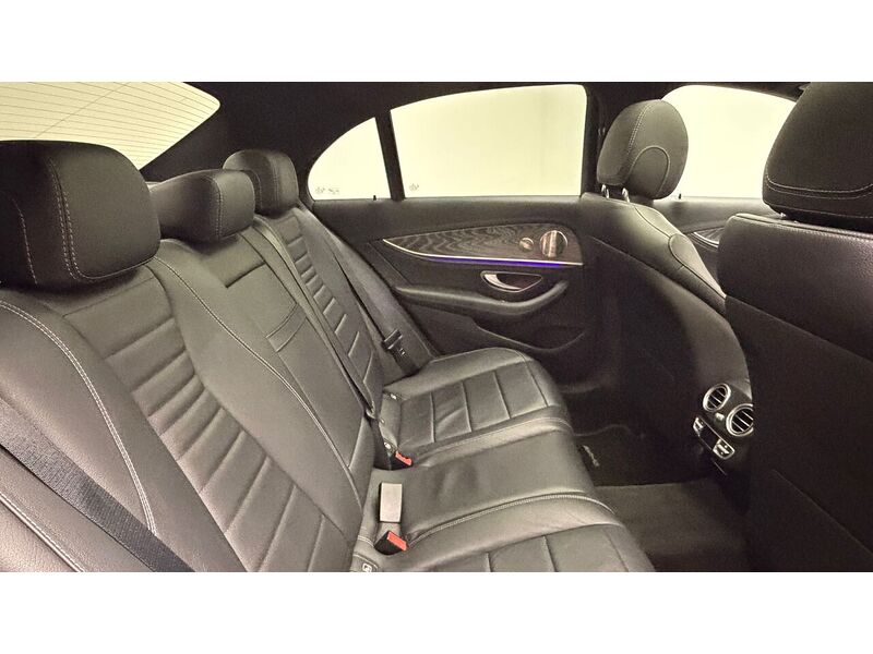 Mercedes-Benz E Class E220d AMG Line Night Edition - U400059304