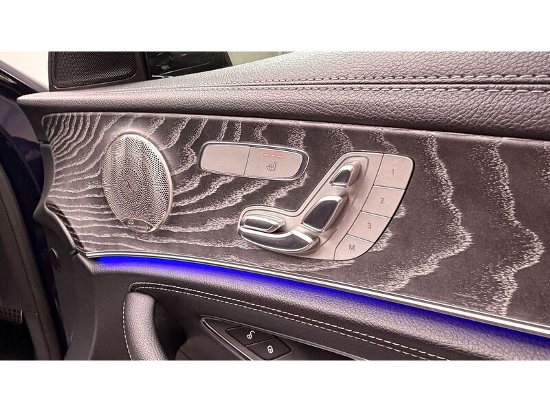 Mercedes-Benz E Class E220d AMG Line Night Edition - U400059304
