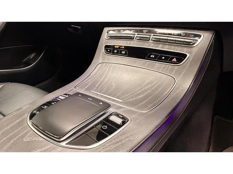 Mercedes-Benz E Class E220d AMG Line Night Edition - U400059304