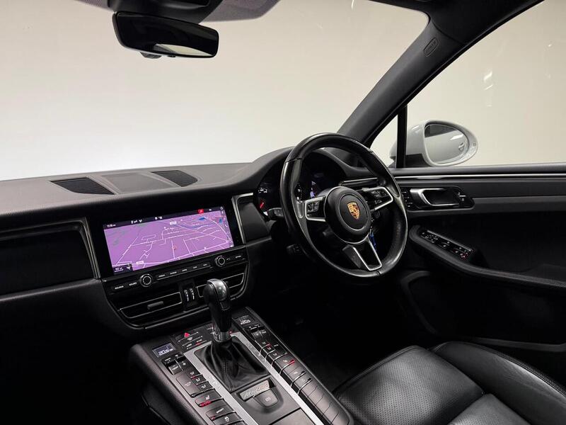 Porsche Macan T - U400059314