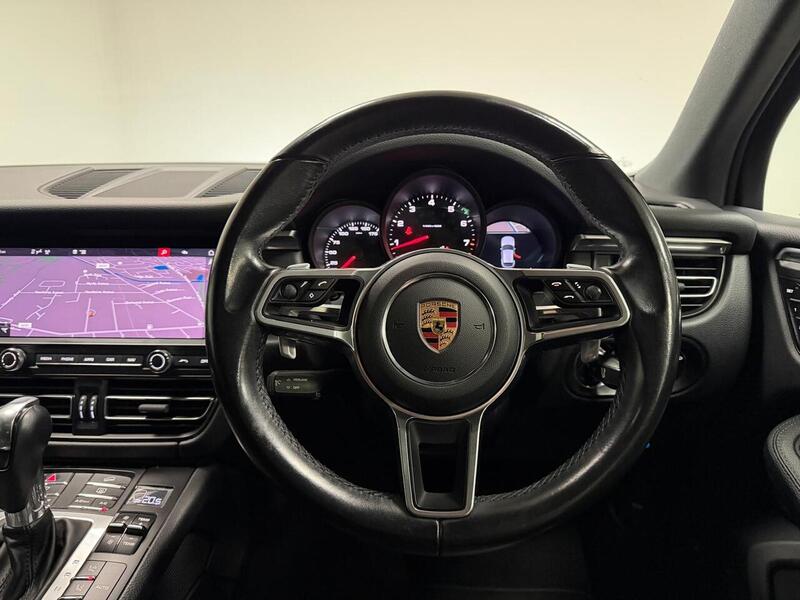 Porsche Macan T - U400059314