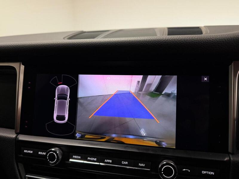 Porsche Macan T - U400059314