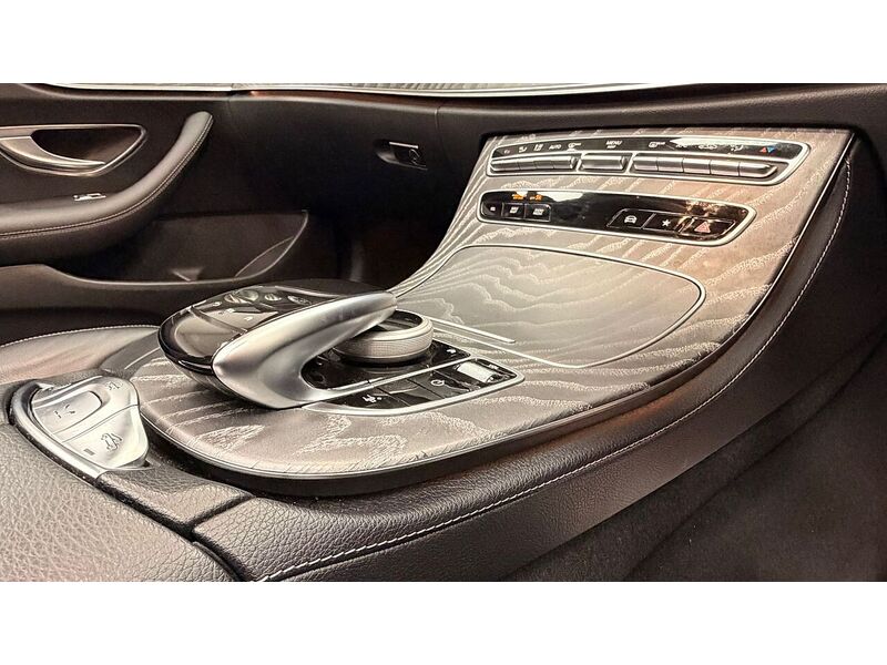 Mercedes-Benz E Class E300dh MHEV AMG Line Night Edition - U400059319