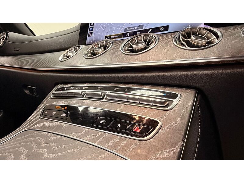 Mercedes-Benz E Class E300dh MHEV AMG Line Night Edition - U400059319