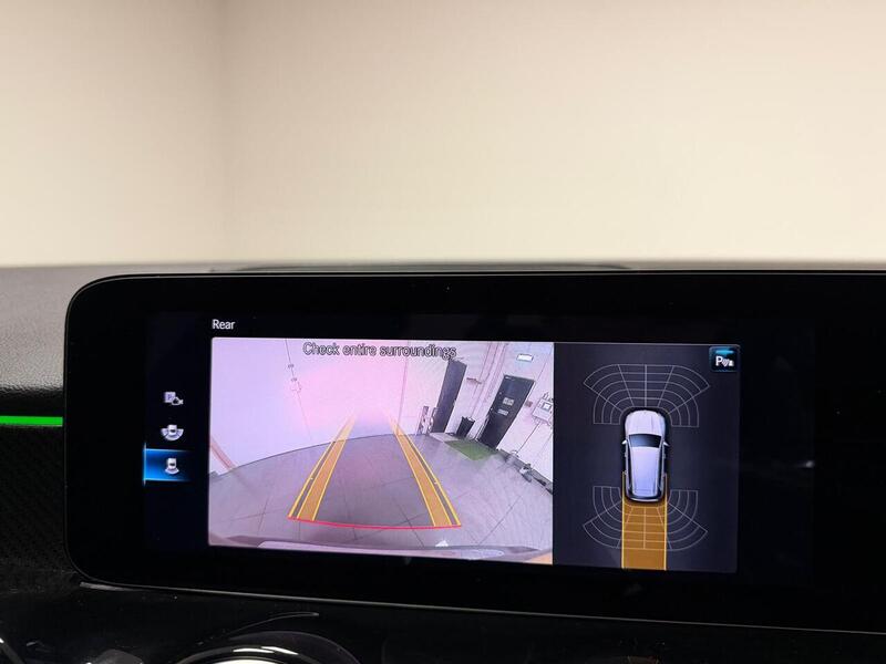 Mercedes-Benz GLB GLB200 AMG Line - U400059325