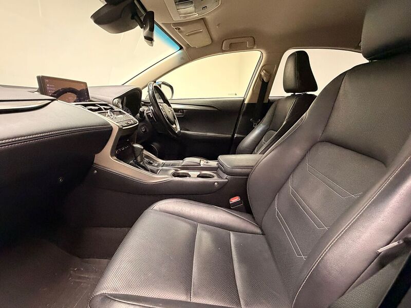 Lexus NX 300h Luxury - U400059328