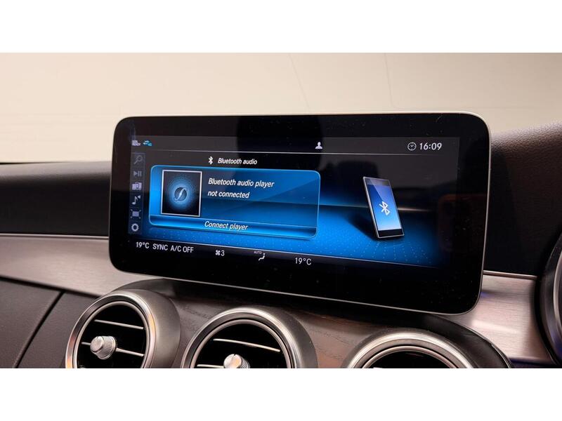 Mercedes-Benz C Class C300d AMG Line - U400059331