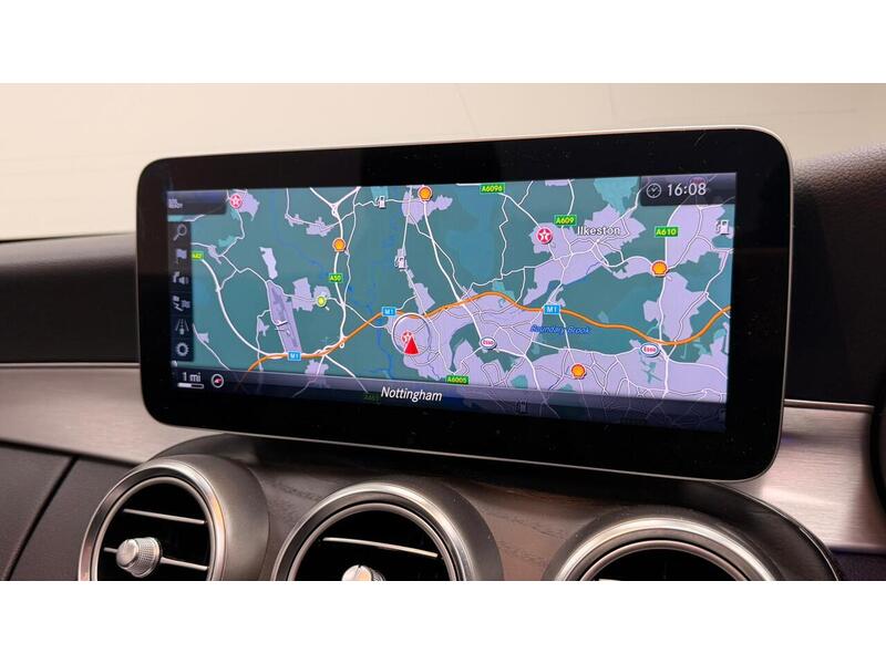 Mercedes-Benz C Class C300d AMG Line - U400059331