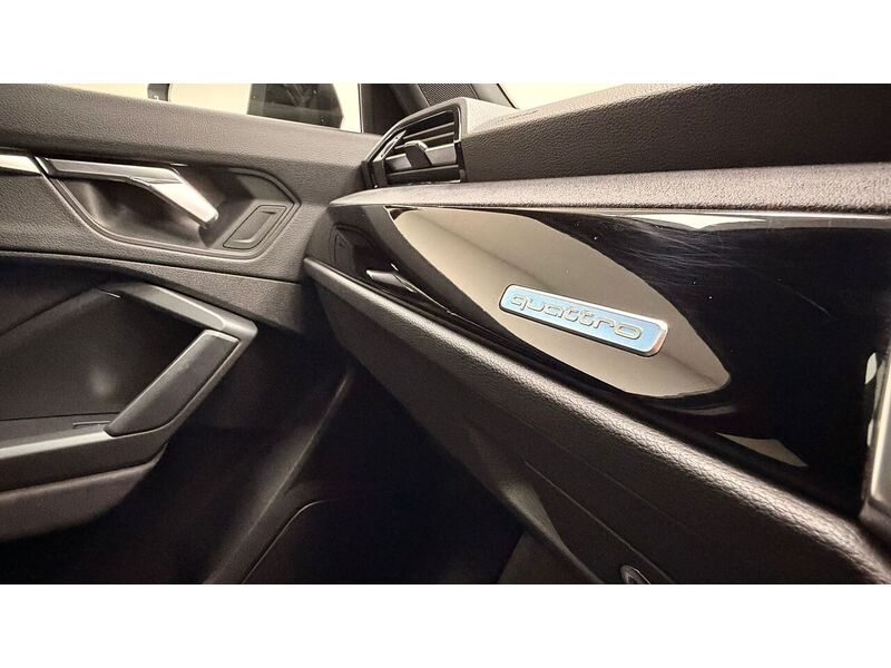 Audi RS Q3 TFSI Audi Sport Edition - U400059333