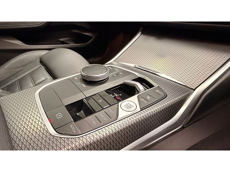 BMW 2 Series 220i M Sport - U400059351