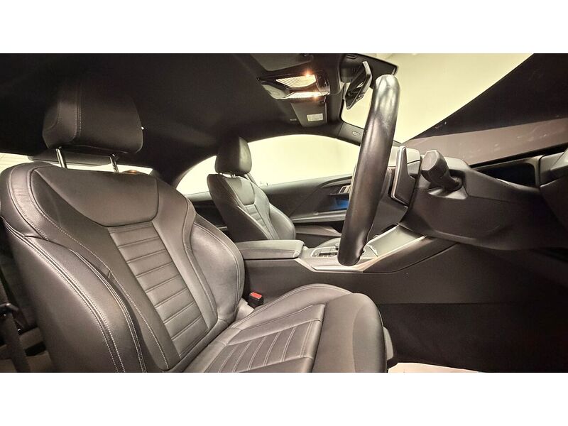 BMW 2 Series 220i M Sport - U400059351