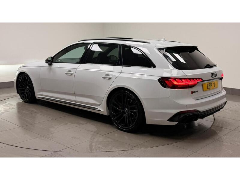 Audi RS4 Avant TFSI V6 Carbon Black - U400059357
